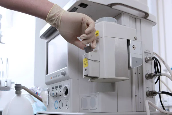anesthesiologist-equipment-