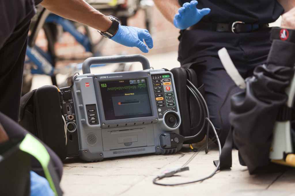 الکتروشوک LIFEPAK 15 | بررسی تخصصی دفیبریلاتور Stryker