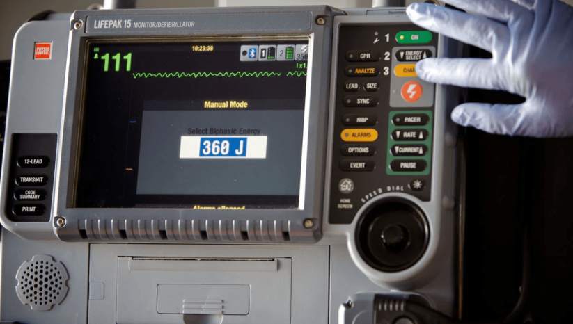 الکتروشوک LIFEPAK 15 | بررسی تخصصی دفیبریلاتور Stryker