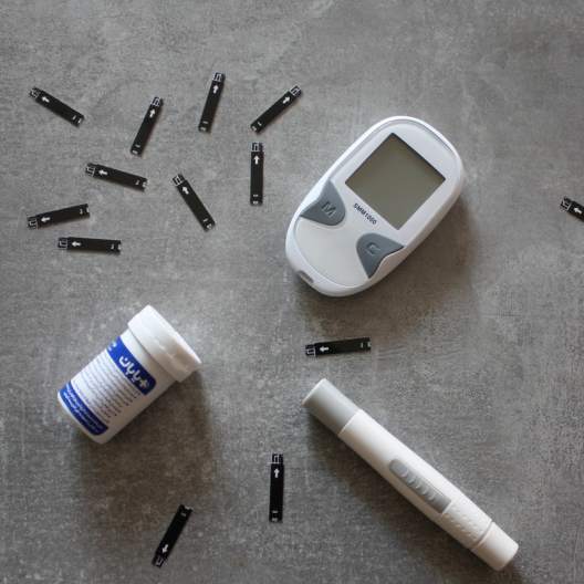 دستگاه تست قند خون دیابان SMM 1000